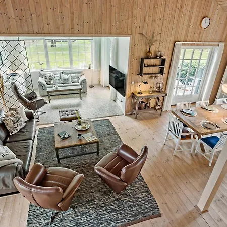 3 Bedroom Pet Friendly In Prázdninový dům