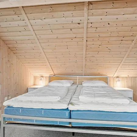 3 Bedroom Pet Friendly In *