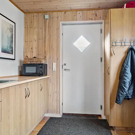 3 Bedroom Pet Friendly In Hojslev