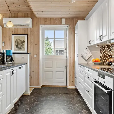 3 Bedroom Pet Friendly In *