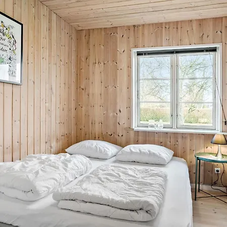 3 Bedroom Pet Friendly In *