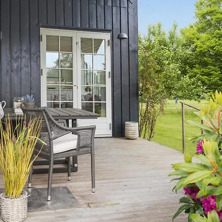 3 Bedroom Pet Friendly In *