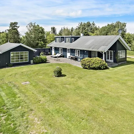 3 Bedroom Pet Friendly In Holiday home *