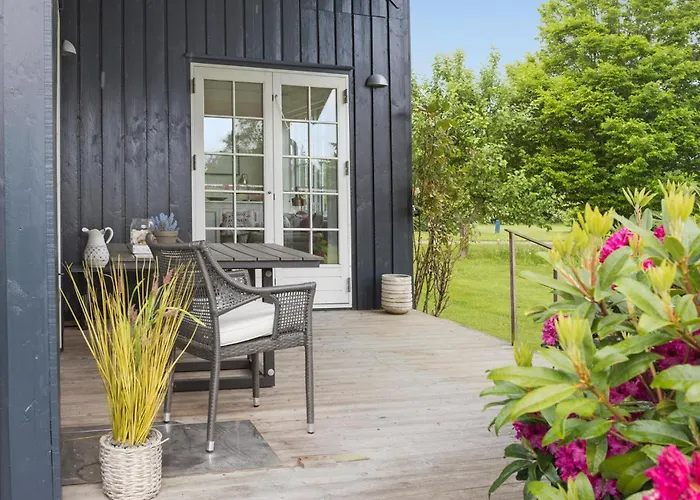 3 Bedroom Pet Friendly In *